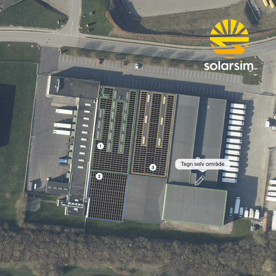 Luftfoto af erhvervsbygning i SolarSim-værktøjet med tre panelforslag og mulighed for selv at tegne et område